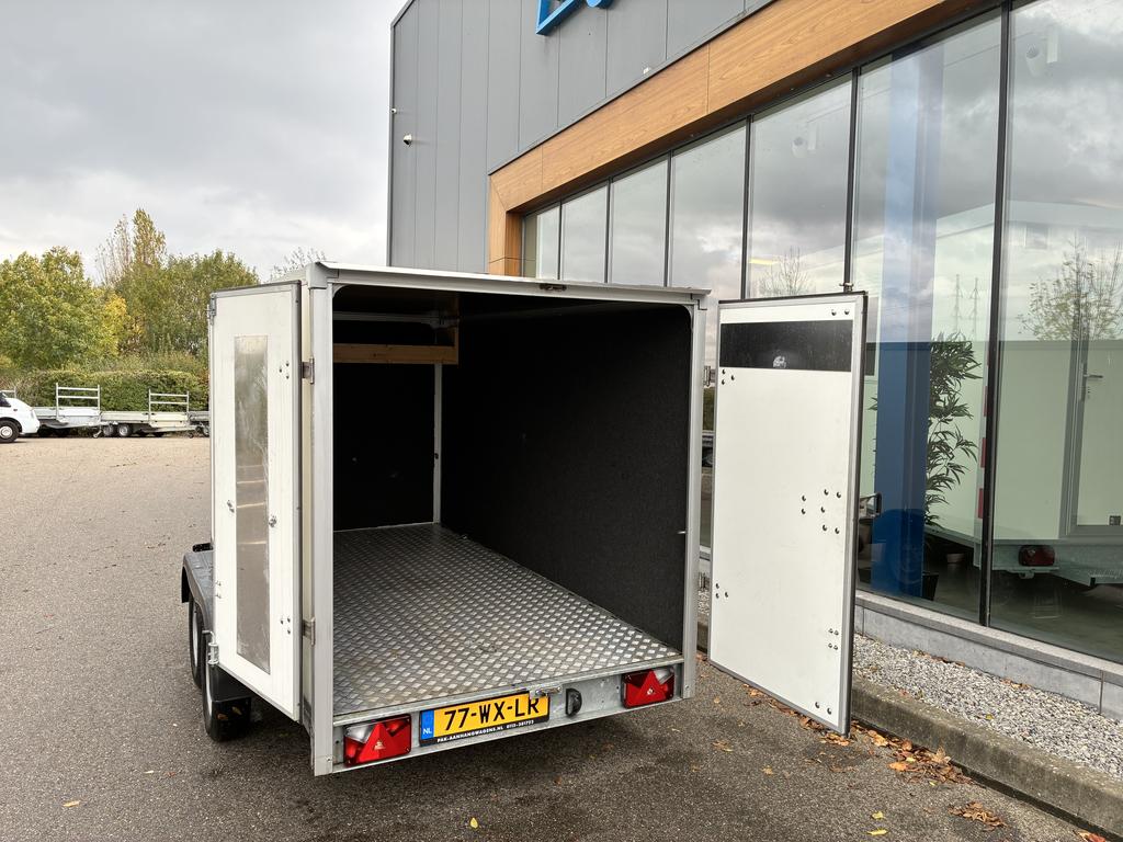 Tweedehands Easyline Gesloten aanhangwagen geremd 300x147x150 1500kg 2020